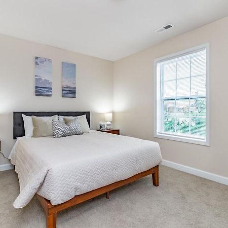 Contemporary Stay In Central Peoria Bagian luar foto