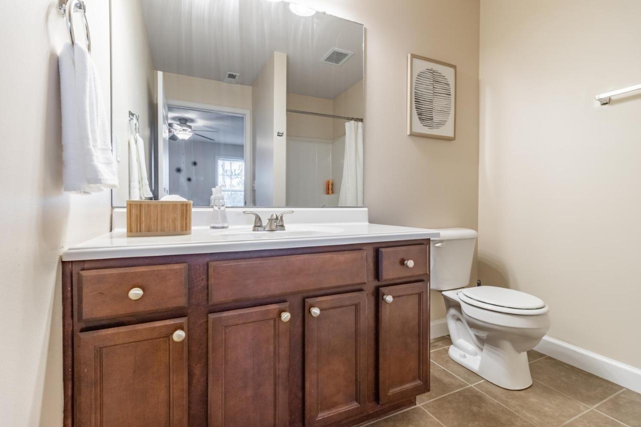 Contemporary Stay In Central Peoria Bagian luar foto